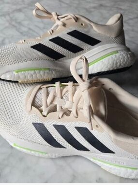 Adidas women’s solar glide 5 running shoes 10
